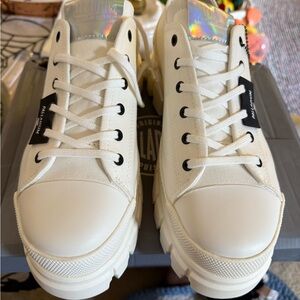 Palladium Revolt LO TX Women's Size 10 white Fashion Sneaker NIB